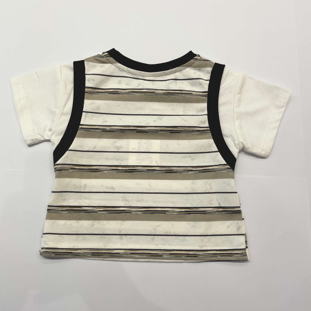 Striped t-shirt with black trim.